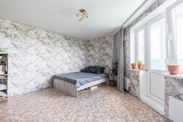 Продам двухкомнатную (2-комн.) квартиру, Айдарова ул, 15, Казань г