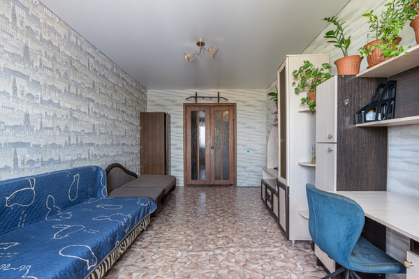 Продам двухкомнатную (2-комн.) квартиру, Айдарова ул, 15, Казань г