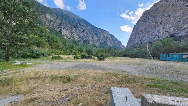 Продам участок 30 соток, ИЖС, Эльбрусский пр-кт, 105, Тырныауз г, 0 км от города