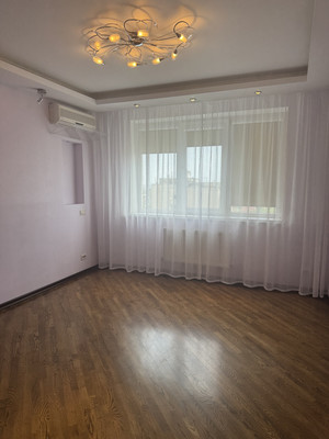 Продам двухкомнатную (2-комн.) квартиру, Зорге ул, 11, Ростов-на-Дону г