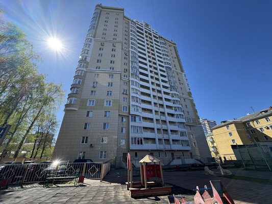 Продам трехкомнатную (3-комн.) квартиру, Октябрьский проезд, 18, Киров г
