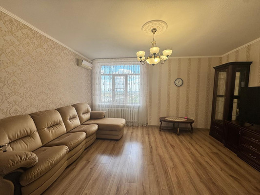 Продам трехкомнатную (3-комн.) квартиру, Ульяновская ул, 50, Ростов-на-Дону г