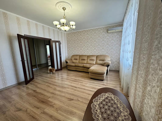 Продам трехкомнатную (3-комн.) квартиру, Ульяновская ул, 50, Ростов-на-Дону г