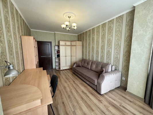 Продам трехкомнатную (3-комн.) квартиру, Ульяновская ул, 50, Ростов-на-Дону г