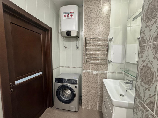 Продам трехкомнатную (3-комн.) квартиру, Ульяновская ул, 50, Ростов-на-Дону г