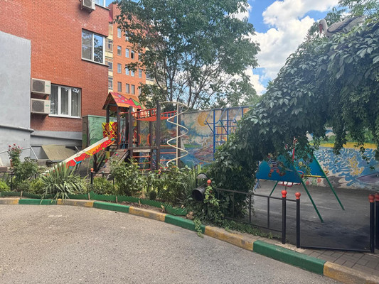 Продам трехкомнатную (3-комн.) квартиру, Ульяновская ул, 50, Ростов-на-Дону г