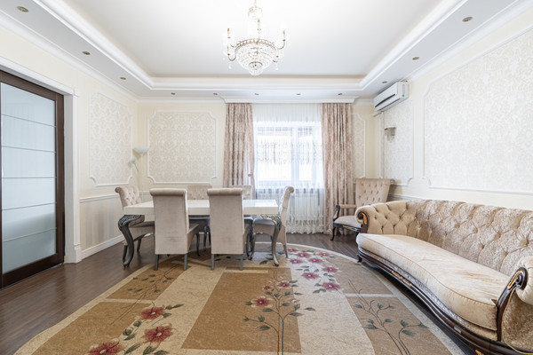 Продам трехкомнатную (3-комн.) квартиру, Адоратского ул, 1, Казань г