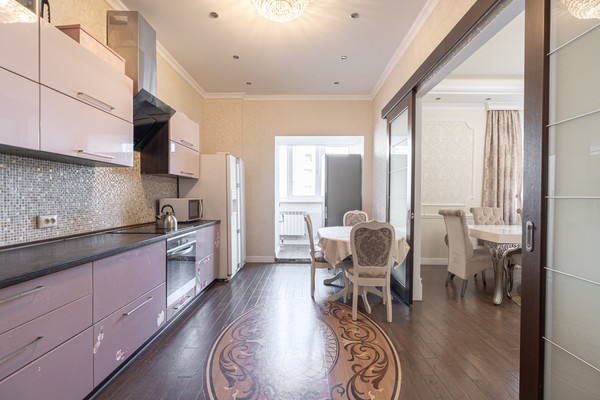 Продам трехкомнатную (3-комн.) квартиру, Адоратского ул, 1, Казань г