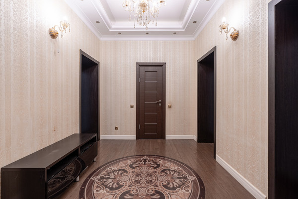 Продам трехкомнатную (3-комн.) квартиру, Адоратского ул, 1, Казань г
