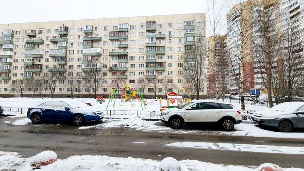 Продам двухкомнатную (2-комн.) квартиру, Октябрьская наб, 124к5, Санкт-Петербург г