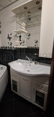 Продам трехкомнатную (3-комн.) квартиру, Барышиха ул, 16, Москва г