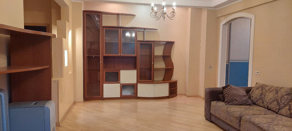 Продам трехкомнатную (3-комн.) квартиру, Бочкова ул, 8, Москва г