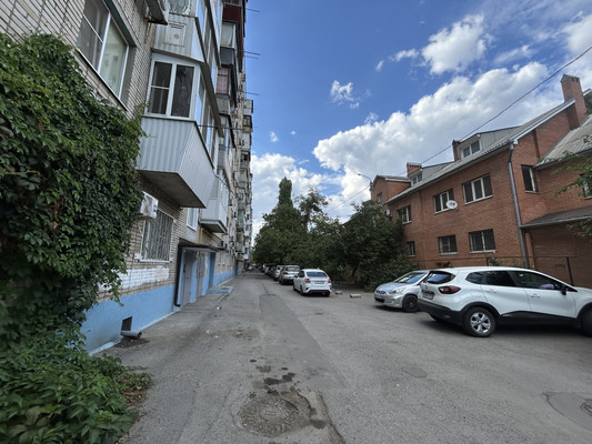 Продам трехкомнатную (3-комн.) квартиру, Кулагина ул, 21, Ростов-на-Дону г