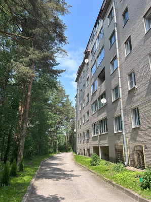 Продам трехкомнатную (3-комн.) квартиру, Заозерная ул, 1, Кузьмоловский гп