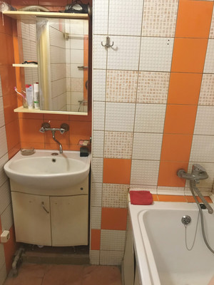 Продам трехкомнатную (3-комн.) квартиру, Энгельса пр-кт, 55, Санкт-Петербург г