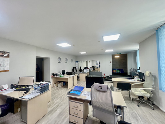 Сдам коммерческое помещение 91 м2, Мира пр-кт, 49-51, Калининград г