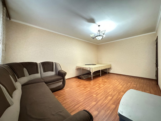 Продам трехкомнатную (3-комн.) квартиру, Профсоюзная ул, 224кА, Вольный Аул кп