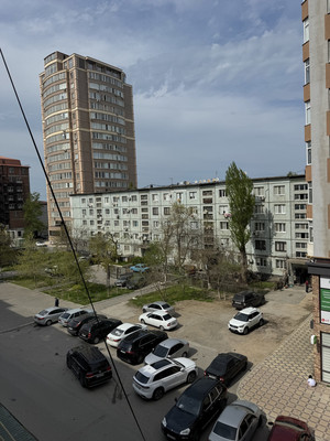 Продам двухкомнатную (2-комн.) квартиру, Лаптиева ул, 74, Махачкала г
