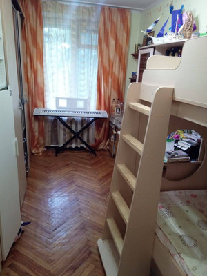 Продам двухкомнатную (2-комн.) квартиру, Октябрьская ул, 47, Колпино г