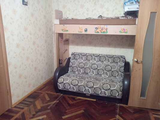 Продам двухкомнатную (2-комн.) квартиру, Октябрьская ул, 47, Колпино г