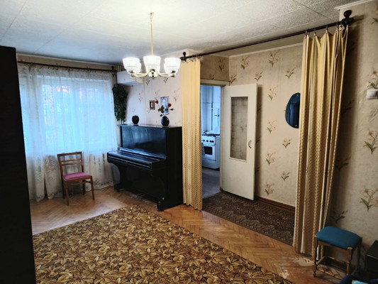 Продам трехкомнатную (3-комн.) квартиру, Пролетарская ул, 340, Майкоп г