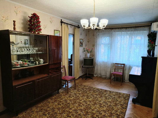 Продам трехкомнатную (3-комн.) квартиру, Пролетарская ул, 340, Майкоп г