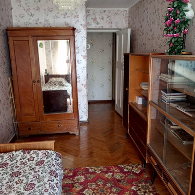 Продам трехкомнатную (3-комн.) квартиру, Пролетарская ул, 340, Майкоп г