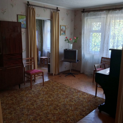 Продам трехкомнатную (3-комн.) квартиру, Пролетарская ул, 340, Майкоп г
