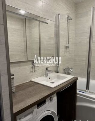 Продам двухкомнатную (2-комн.) квартиру, Токарева ул, 6, Сестрорецк г