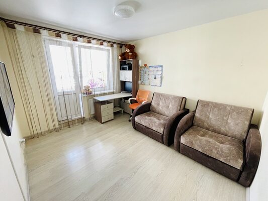 Продам трехкомнатную (3-комн.) квартиру, Московская ул, 213, Киров г