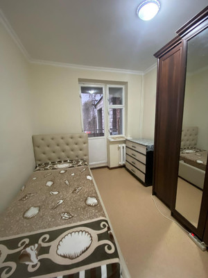 Продам трехкомнатную (3-комн.) квартиру, Мовсисяна ул, 21, Нальчик г