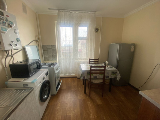Продам трехкомнатную (3-комн.) квартиру, Мовсисяна ул, 21, Нальчик г