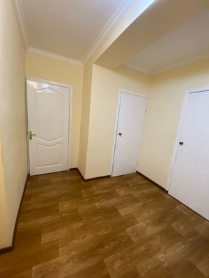 Продам трехкомнатную (3-комн.) квартиру, Мовсисяна ул, 21, Нальчик г