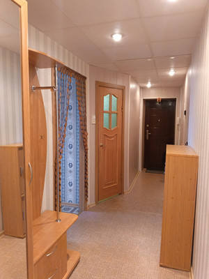 Продам трехкомнатную (3-комн.) квартиру, Карла Маркса пр-кт, 21А, Кингисепп г