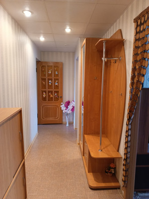 Продам трехкомнатную (3-комн.) квартиру, Карла Маркса пр-кт, 21А, Кингисепп г