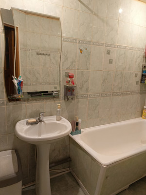 Продам трехкомнатную (3-комн.) квартиру, Карла Маркса пр-кт, 21А, Кингисепп г