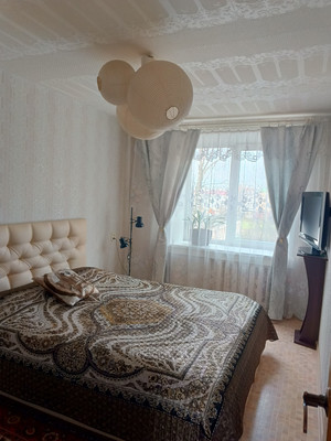 Продам трехкомнатную (3-комн.) квартиру, Карла Маркса пр-кт, 21А, Кингисепп г