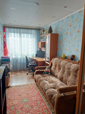 Продам трехкомнатную (3-комн.) квартиру, Карла Маркса пр-кт, 21А, Кингисепп г