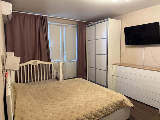 Продам двухкомнатную (2-комн.) квартиру, Новое ш, 12к2, Дрожжино рп