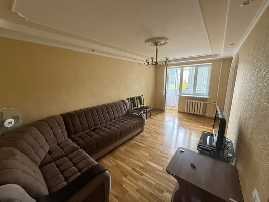 Продам двухкомнатную (2-комн.) квартиру, Гагарина ул, 28, Симферополь г