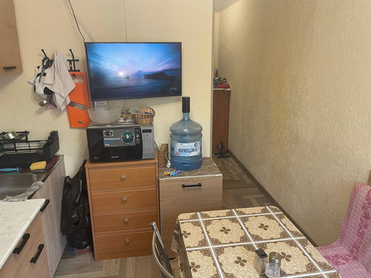 Продам трехкомнатную (3-комн.) квартиру, Залесская ул, 81, Симферополь г
