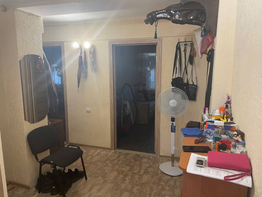 Продам трехкомнатную (3-комн.) квартиру, Залесская ул, 81, Симферополь г