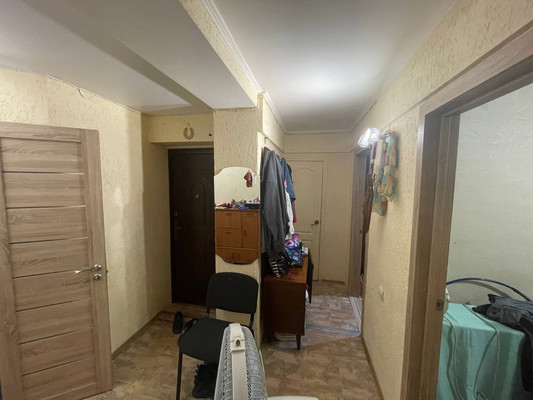 Продам трехкомнатную (3-комн.) квартиру, Залесская ул, 81, Симферополь г