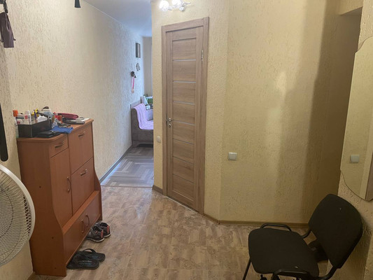 Продам трехкомнатную (3-комн.) квартиру, Залесская ул, 81, Симферополь г