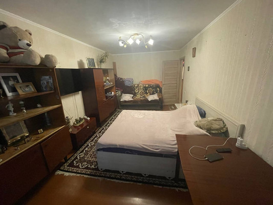 Продам трехкомнатную (3-комн.) квартиру, Залесская ул, 81, Симферополь г