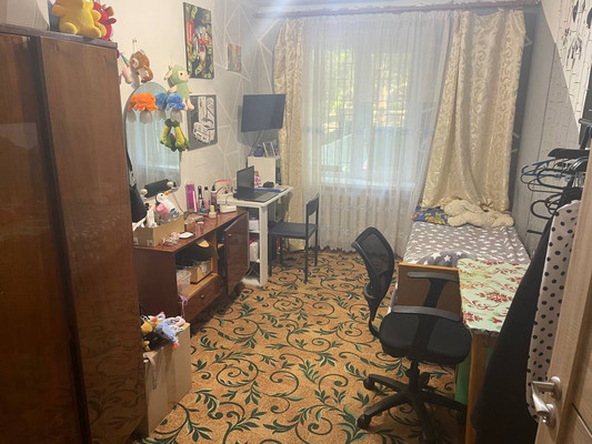 Продам трехкомнатную (3-комн.) квартиру, Залесская ул, 81, Симферополь г