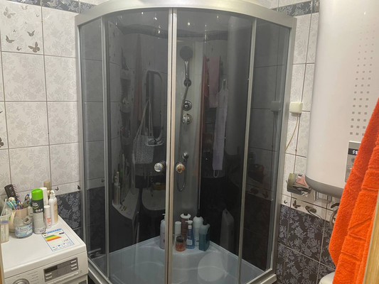 Продам трехкомнатную (3-комн.) квартиру, Залесская ул, 81, Симферополь г