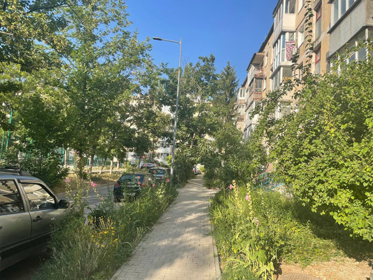Продам трехкомнатную (3-комн.) квартиру, Залесская ул, 81, Симферополь г