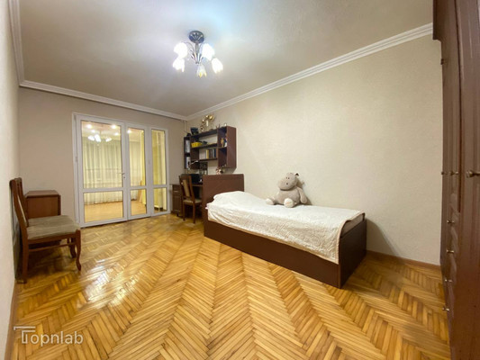 Продам трехкомнатную (3-комн.) квартиру, Ватутина ул, 20, Нальчик г