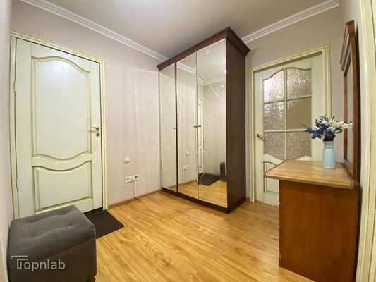 Продам трехкомнатную (3-комн.) квартиру, Ватутина ул, 20, Нальчик г